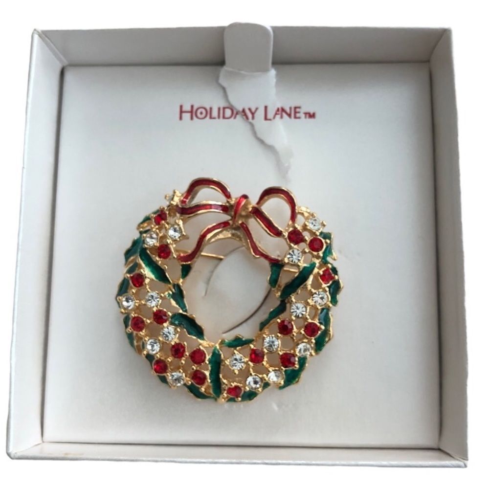 Vintage Holiday Lane Christmas Wreath Pin Brooch with Bow and Crystals in box